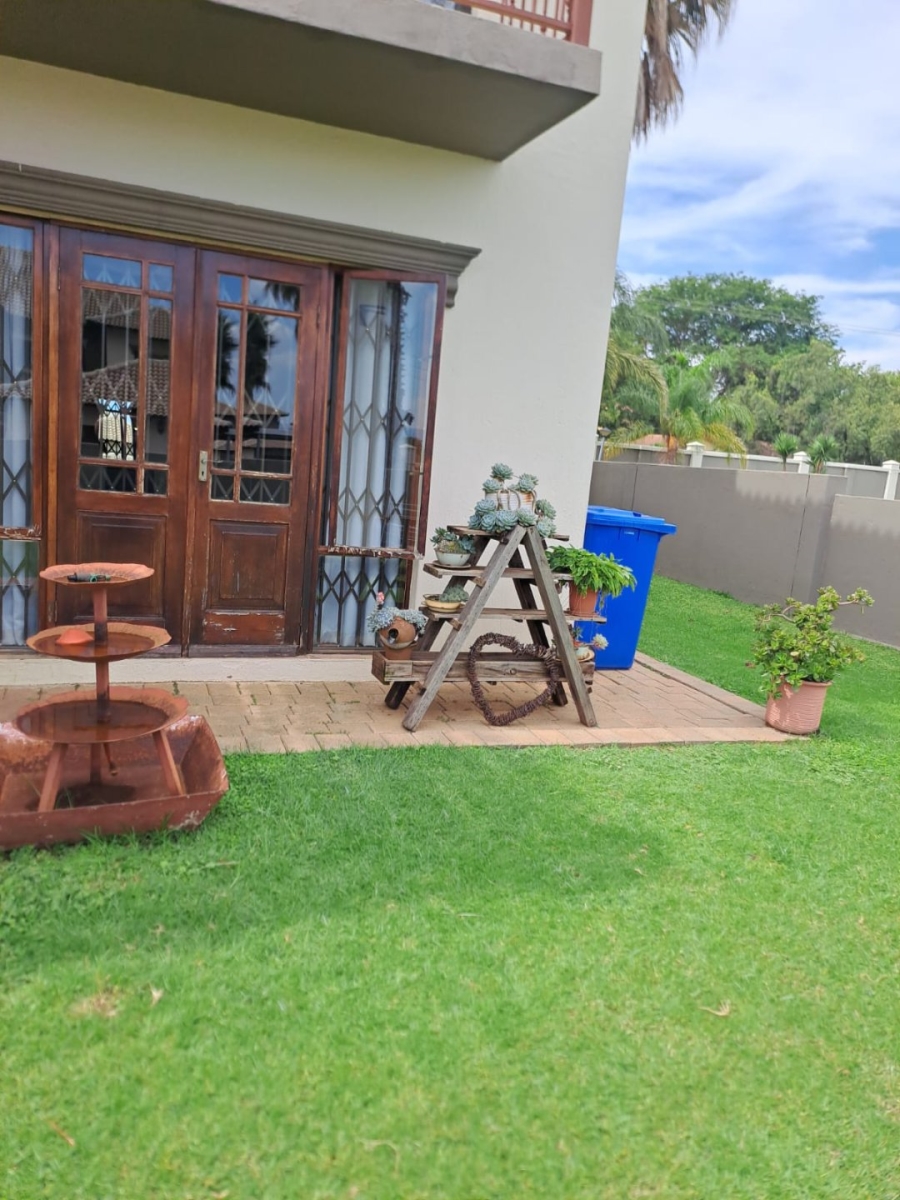 To Let 2 Bedroom Property for Rent in Melodie North West